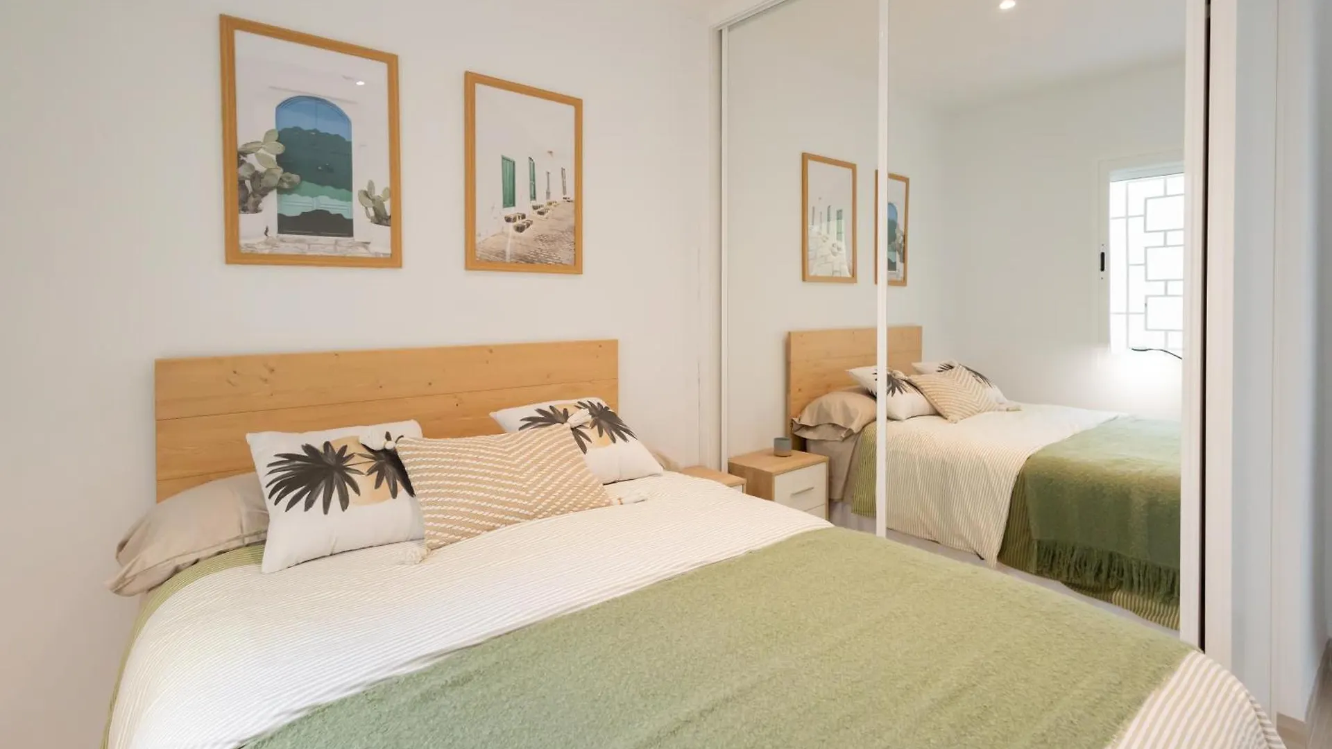 Seaside Spa Luxury Flat - Jacuzzi - Sauna - Sea View La Herradura  0*, La Herradura (Granada) Spain